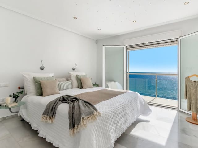 4 soverom Villa til salgs i Venta Lanuza, El Campello med svømmebasseng garasje - € 1 135 000 (Ref: 8599044)