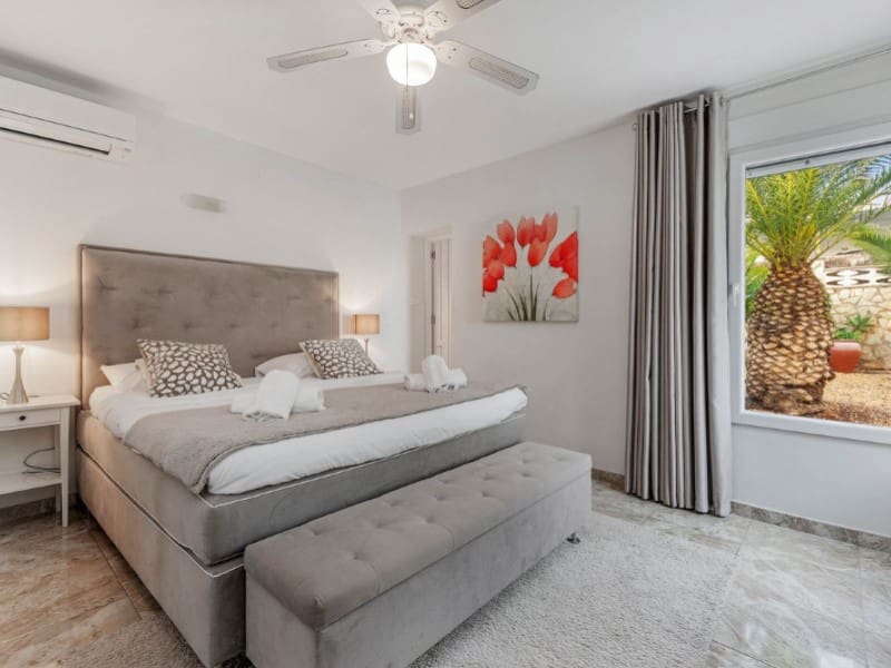 3 soveværelse Villa til salg i El Campello med swimmingpool garage - € 1.850.000 (Ref: 8701569)