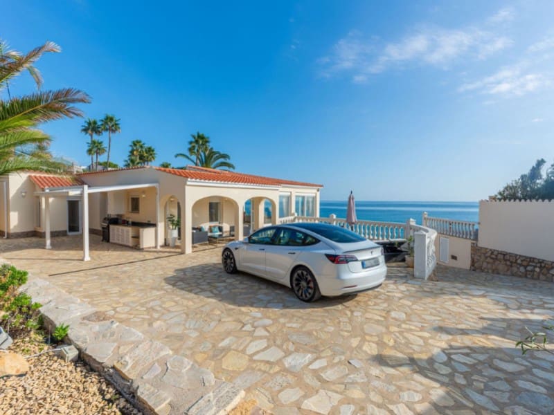 3 soveværelse Villa til salg i El Campello med swimmingpool garage - € 1.850.000 (Ref: 8701569)