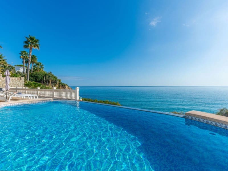 3 soveværelse Villa til salg i El Campello med swimmingpool garage - € 1.850.000 (Ref: 8701569)