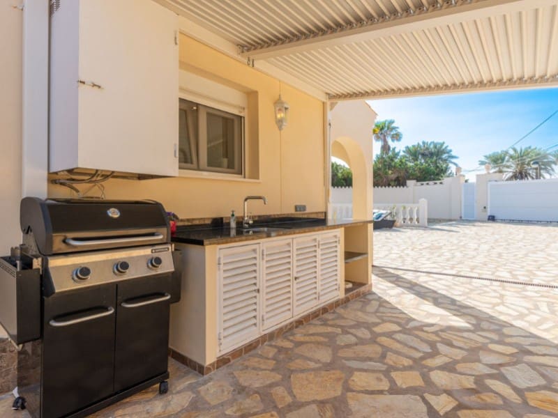 3 soveværelse Villa til salg i El Campello med swimmingpool garage - € 1.850.000 (Ref: 8701569)