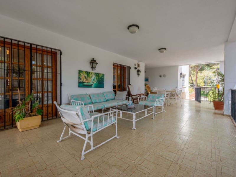 5 soverom Villa til salgs i Santa Faz med svømmebasseng garasje - € 1 525 000 (Ref: 8904950)