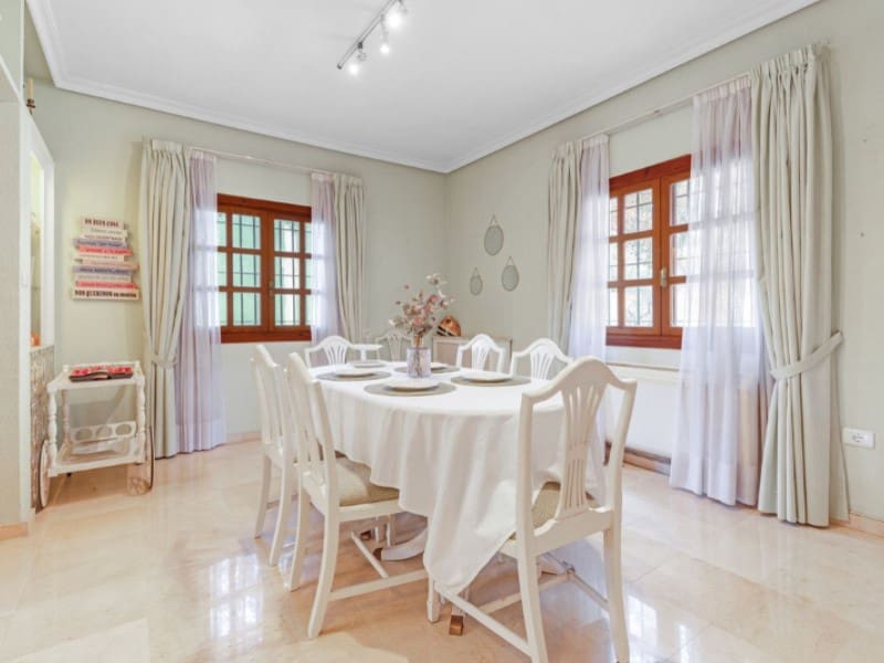 5 soverom Villa til salgs i Santa Faz med svømmebasseng garasje - € 1 525 000 (Ref: 8904950)