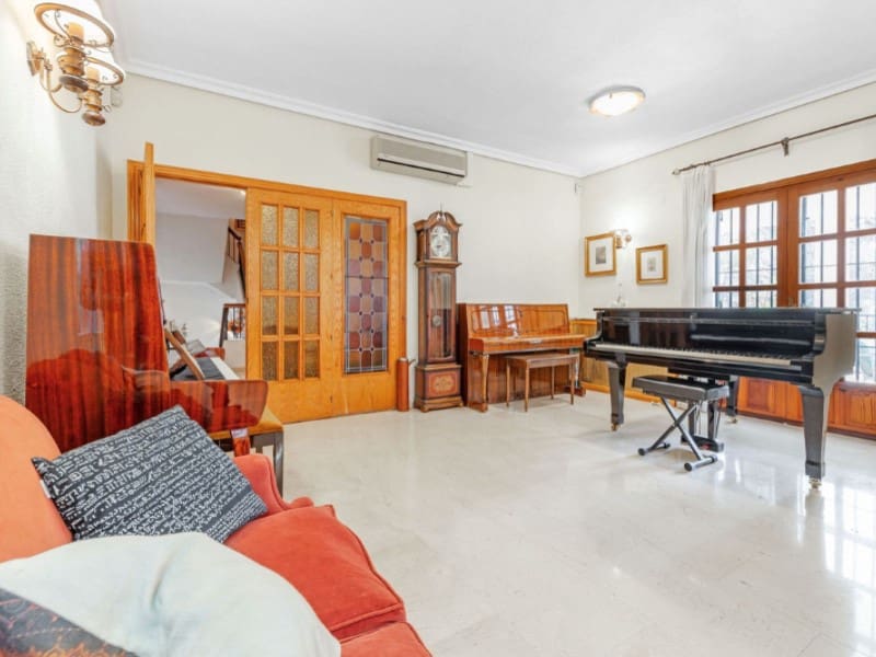 5 soverom Villa til salgs i Santa Faz med svømmebasseng garasje - € 1 525 000 (Ref: 8904950)