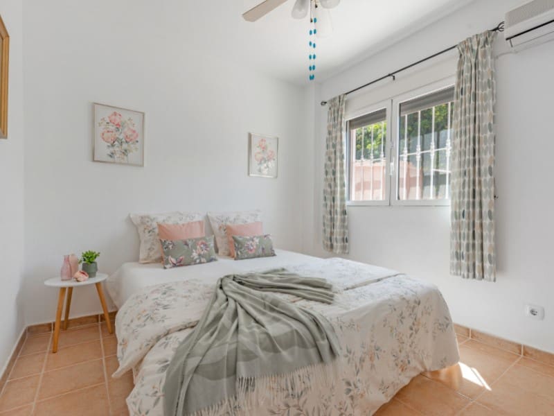 4 chambre Villa/Maison à vendre à El Campello avec garage - 549 000 € (Ref: 8983883)