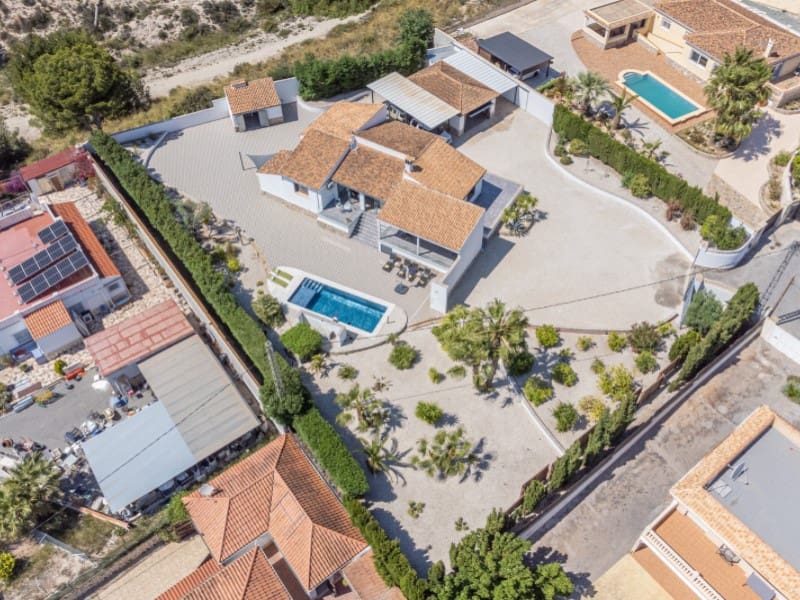 4 soveværelse Villa til salg i Busot med swimmingpool garage - € 689.000 (Ref: 9051456)