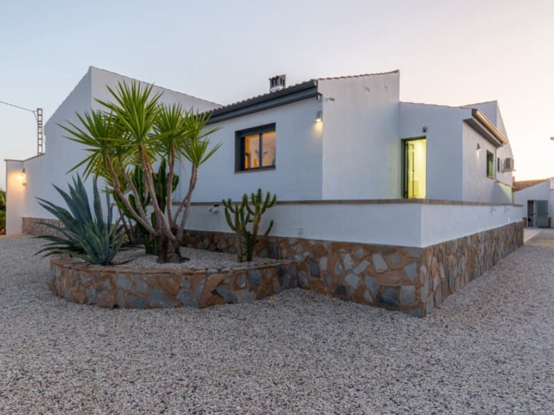 4 soveværelse Villa til salg i Busot med swimmingpool garage - € 689.000 (Ref: 9051456)