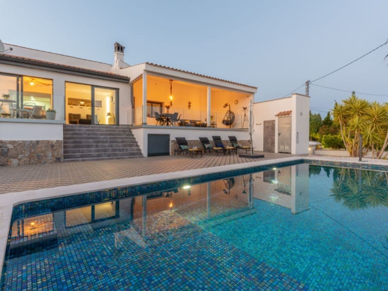 4 soveværelse Villa til salg i Busot med swimmingpool garage - € 689.000 (Ref: 9051456)