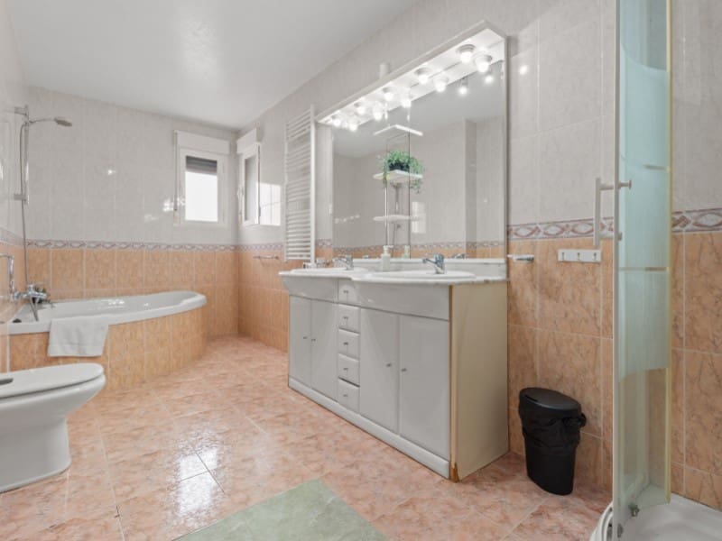 5 chambre Villa/Maison à vendre à Muchamiel / Mutxamel avec piscine garage - 529 000 € (Ref: 9051457)