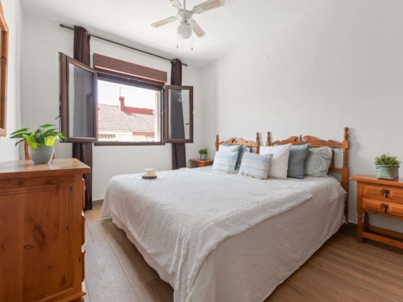 4 soveværelse Byhus til salg i El Campello med garage - € 289.000 (Ref: 9110666)