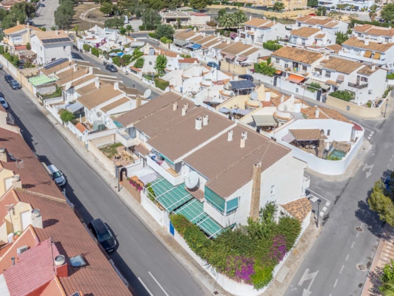 4 soveværelse Byhus til salg i El Campello med garage - € 289.000 (Ref: 9110666)