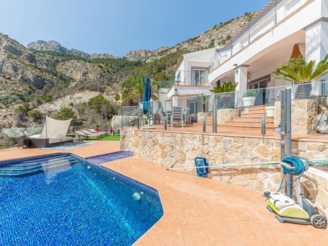 4 Zimmer Villa zu verkaufen in Altea mit Garage - 1.569.000 € (Ref: 9142908)