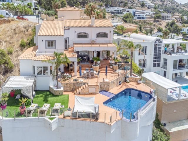 4 Zimmer Villa zu verkaufen in Altea mit Garage - 1.569.000 € (Ref: 9142908)