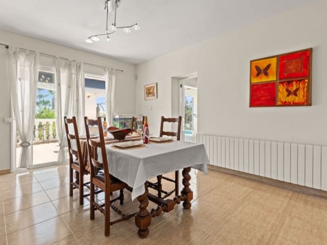 4 sovrum Villa till salu i El Campello med garage - 559 000 € (Ref: 9183922)