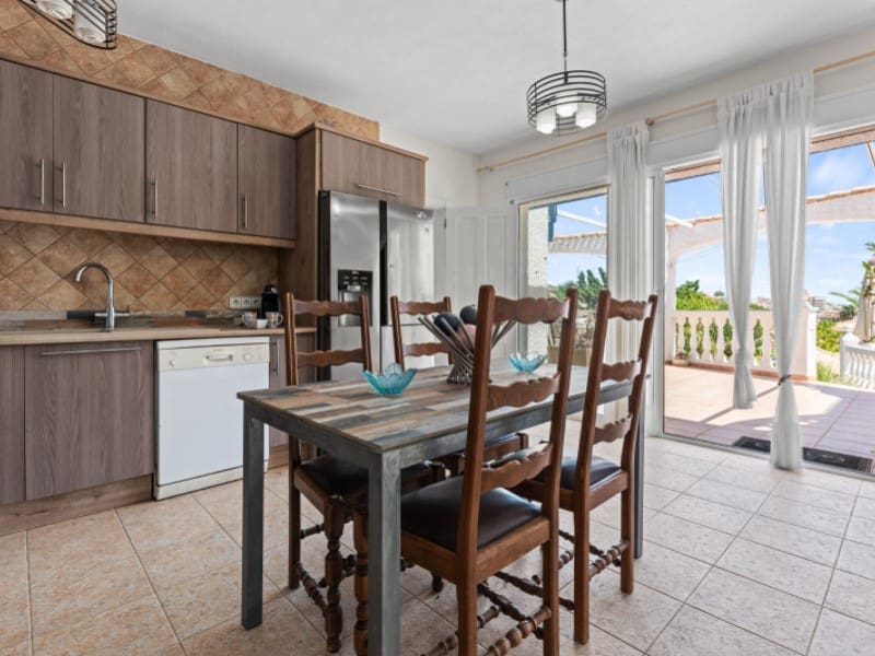 4 chambre Villa/Maison à vendre à El Campello avec garage - 559 000 € (Ref: 9183922)