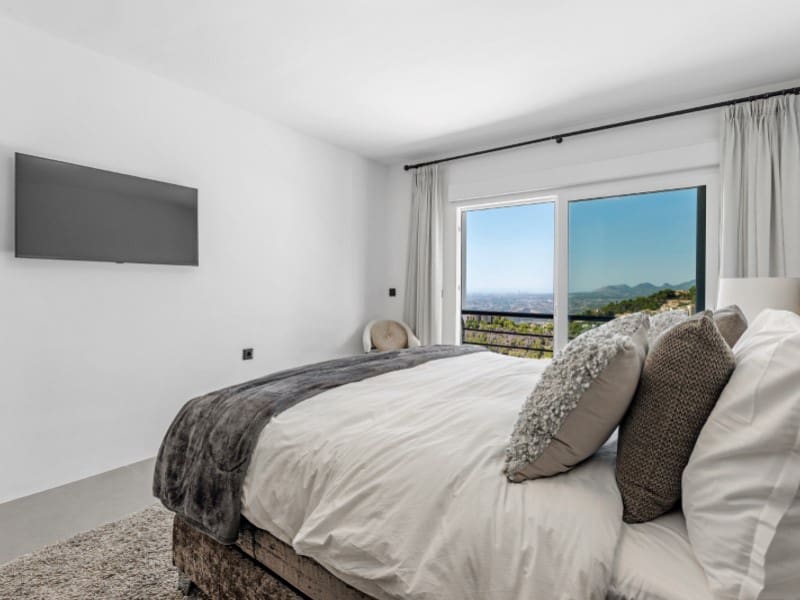 4 bedroom Villa for sale in Altea with garage - € 2,095,000 (Ref: 9239993)