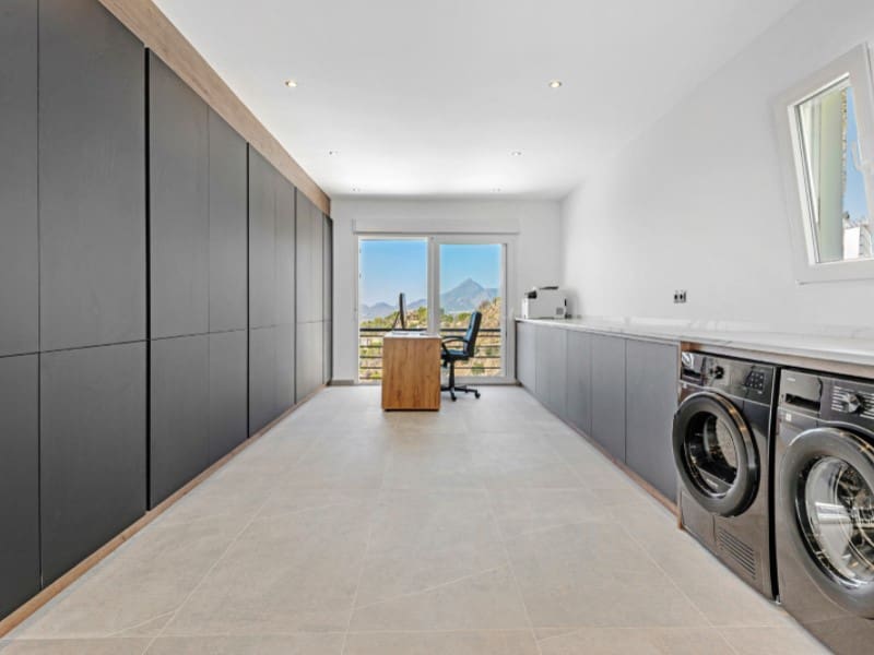 4 bedroom Villa for sale in Altea with garage - € 2,095,000 (Ref: 9239993)