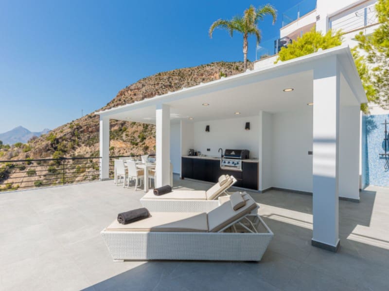 4 bedroom Villa for sale in Altea with garage - € 2,095,000 (Ref: 9239993)