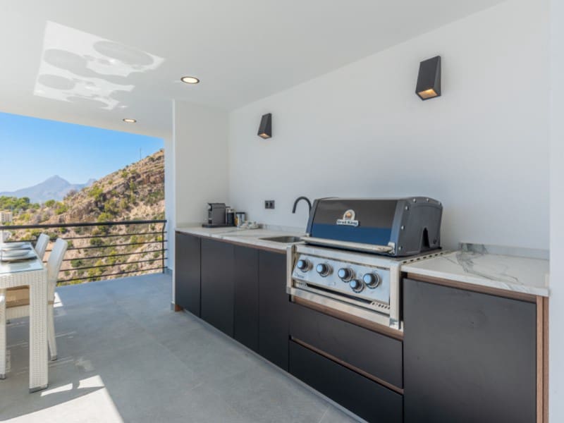 4 bedroom Villa for sale in Altea with garage - € 2,095,000 (Ref: 9239993)