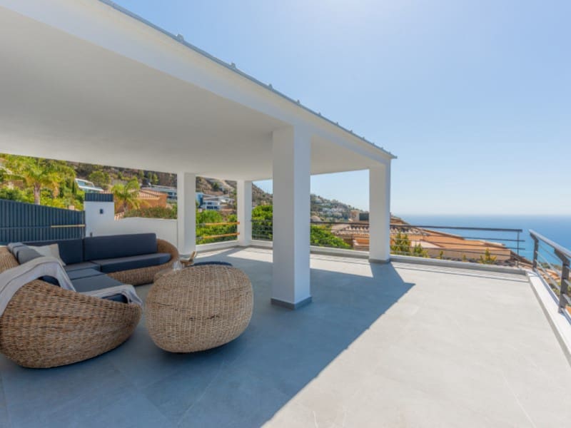 4 bedroom Villa for sale in Altea with garage - € 2,095,000 (Ref: 9239993)