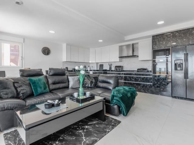 3 soverom Leilighet til salgs i El Campello med garasje - € 595 000 (Ref: 9239995)