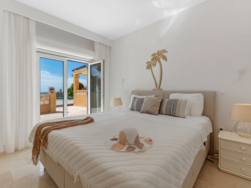 5 bedroom Villa for sale in La Villajoyosa / Vila Joiosa with garage - € 1,950,000 (Ref: 9255572)