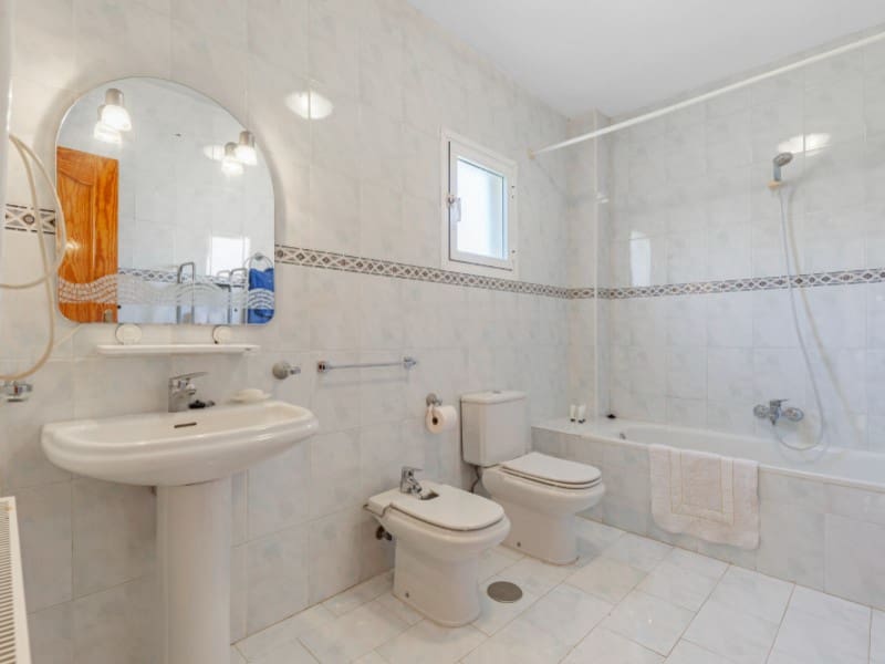 5 bedroom Villa for sale in La Villajoyosa / Vila Joiosa with garage - € 1,950,000 (Ref: 9255572)