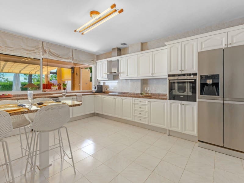 5 bedroom Villa for sale in La Villajoyosa / Vila Joiosa with garage - € 1,950,000 (Ref: 9255572)