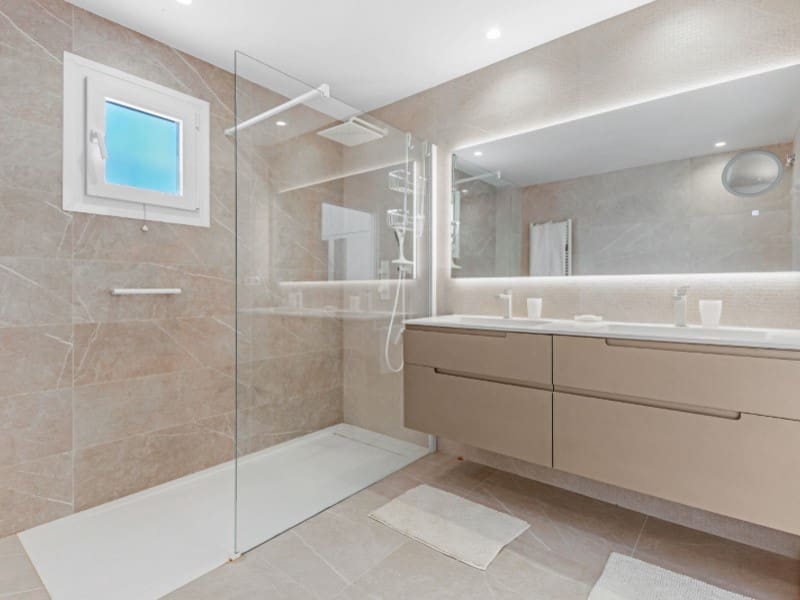 5 bedroom Villa for sale in La Villajoyosa / Vila Joiosa with garage - € 1,950,000 (Ref: 9255572)