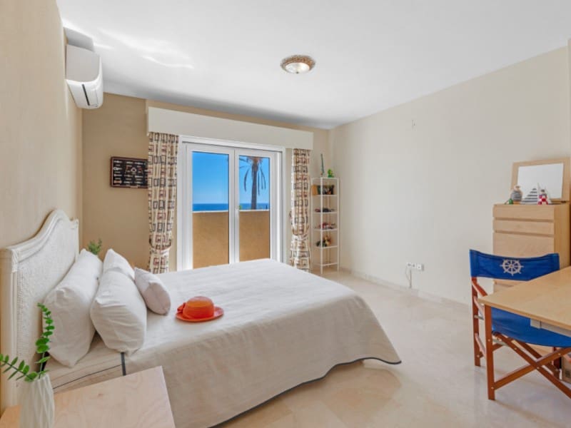 5 bedroom Villa for sale in La Villajoyosa / Vila Joiosa with garage - € 1,950,000 (Ref: 9255572)