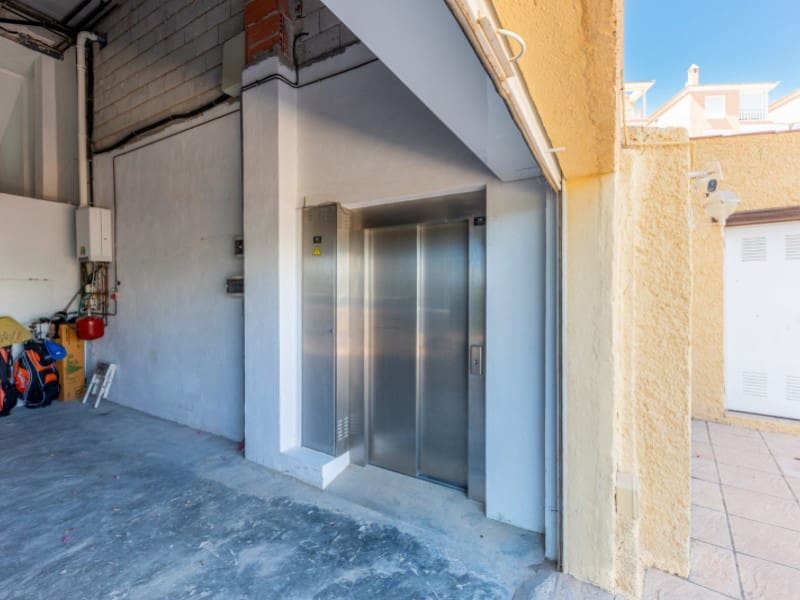 5 bedroom Villa for sale in La Villajoyosa / Vila Joiosa with garage - € 1,950,000 (Ref: 9255572)