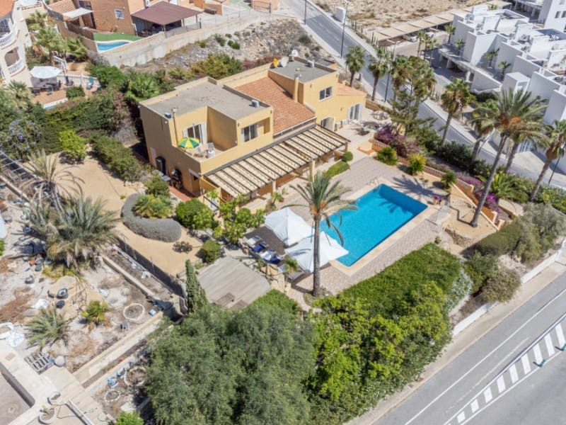 5 bedroom Villa for sale in La Villajoyosa / Vila Joiosa with garage - € 1,950,000 (Ref: 9255572)