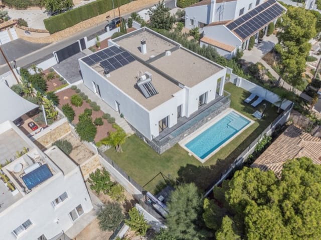 4 soveværelse Villa til salg i Altea la Vella, Altea med swimmingpool - € 995.000 (Ref: 9308564)