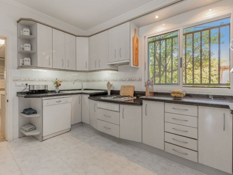 5 bedroom Villa for sale in San Juan de Alicante / Sant Joan d'Alacant with pool - € 745,000 (Ref: 9308565)