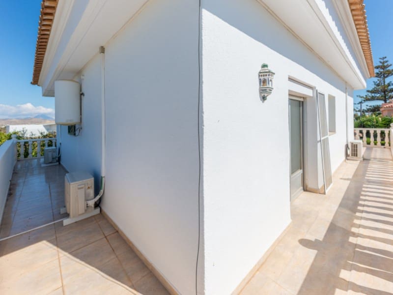 5 bedroom Villa for sale in San Juan de Alicante / Sant Joan d'Alacant with pool - € 745,000 (Ref: 9308565)