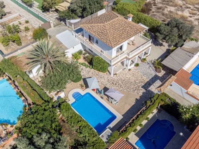 5 Zimmer Villa zu verkaufen in San Juan de Alicante / Sant Joan d'Alacant mit Pool - 745.000 € (Ref: 9308565)