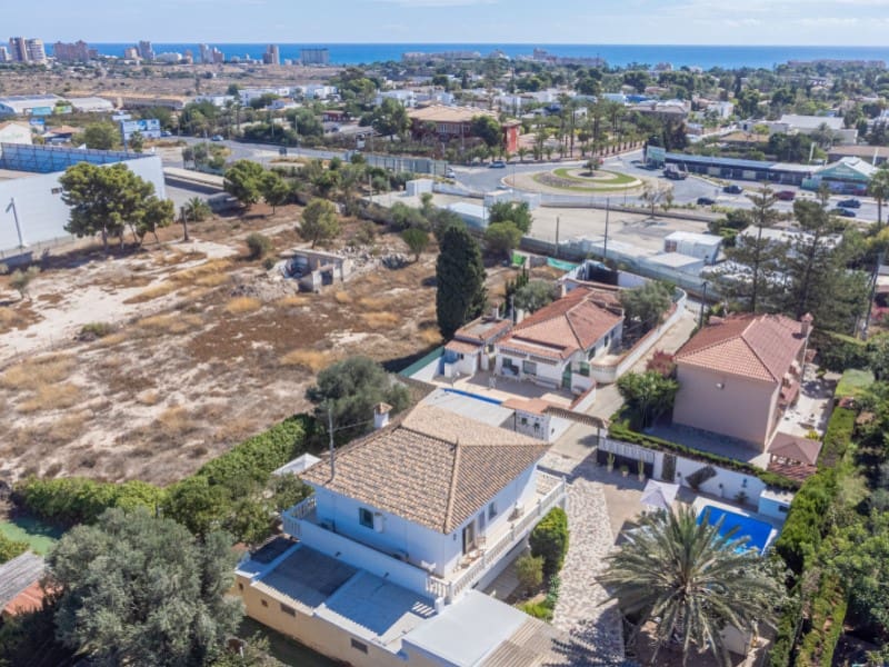 5 bedroom Villa for sale in San Juan de Alicante / Sant Joan d'Alacant with pool - € 745,000 (Ref: 9308565)