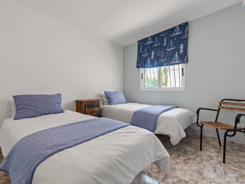 8 chambre Villa/Maison à vendre à El Campello avec piscine garage - 700 000 € (Ref: 9375360)