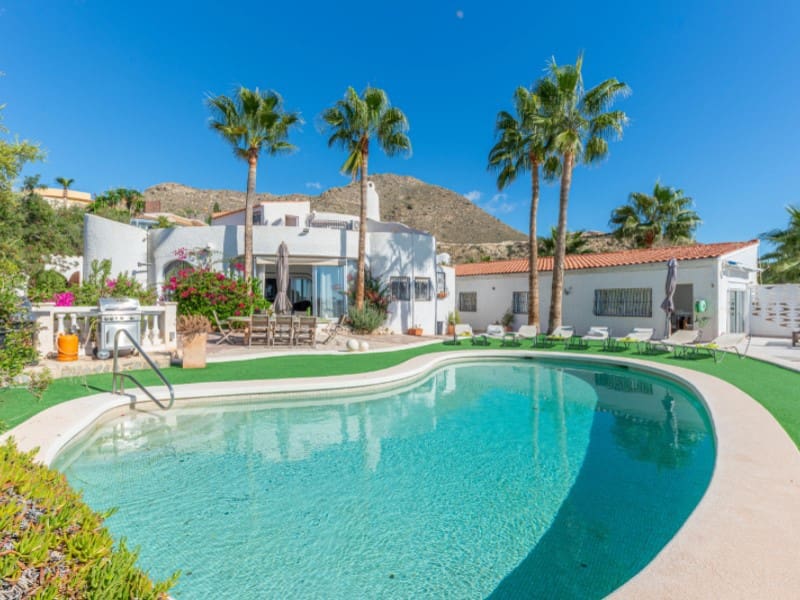 8 chambre Villa/Maison à vendre à El Campello avec piscine garage - 700 000 € (Ref: 9375360)