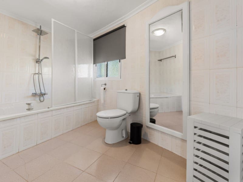 8 chambre Villa/Maison à vendre à El Campello avec piscine garage - 700 000 € (Ref: 9375360)