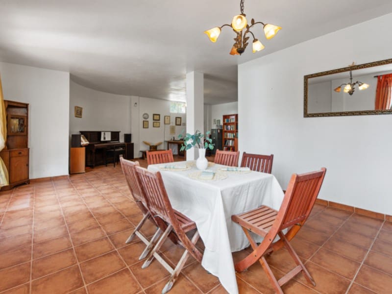 5 soverom Villa til salgs i Alicante by med svømmebasseng garasje - € 399 000 (Ref: 9383268)