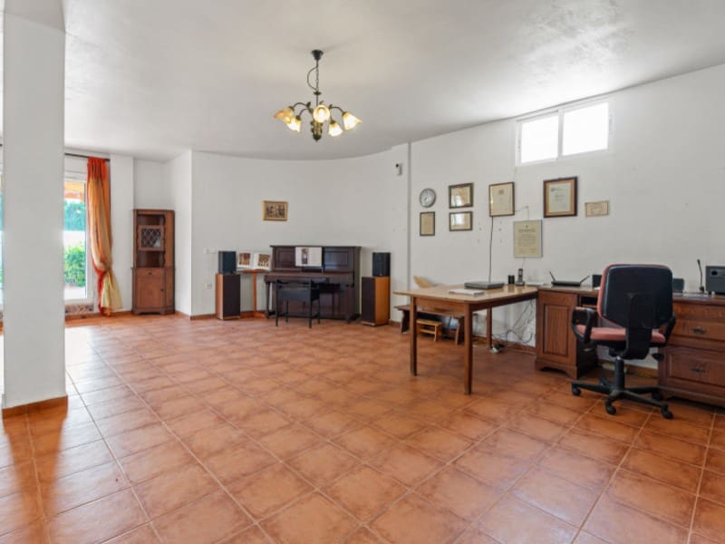 5 soverom Villa til salgs i Alicante by med svømmebasseng garasje - € 399 000 (Ref: 9383268)