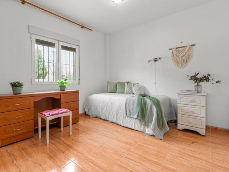 5 soverom Villa til salgs i Alicante by med svømmebasseng garasje - € 399 000 (Ref: 9383268)