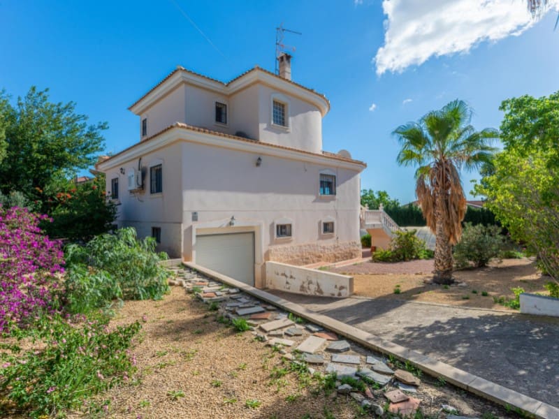 5 soverom Villa til salgs i Alicante by med svømmebasseng garasje - € 399 000 (Ref: 9383268)