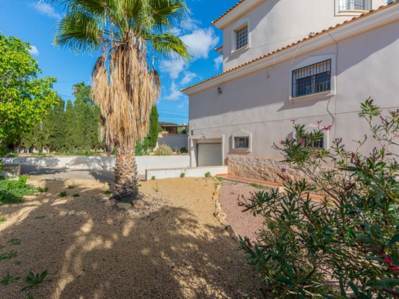 5 soverom Villa til salgs i Alicante by med svømmebasseng garasje - € 399 000 (Ref: 9383268)