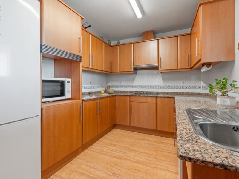 5 soverom Villa til salgs i Alicante by med svømmebasseng garasje - € 399 000 (Ref: 9383268)