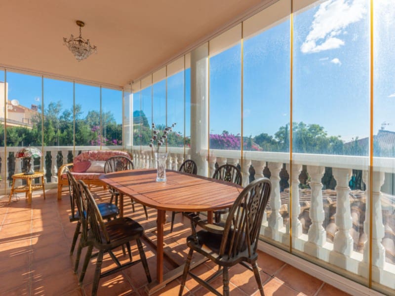 5 soverom Villa til salgs i Alicante by med svømmebasseng garasje - € 399 000 (Ref: 9383268)