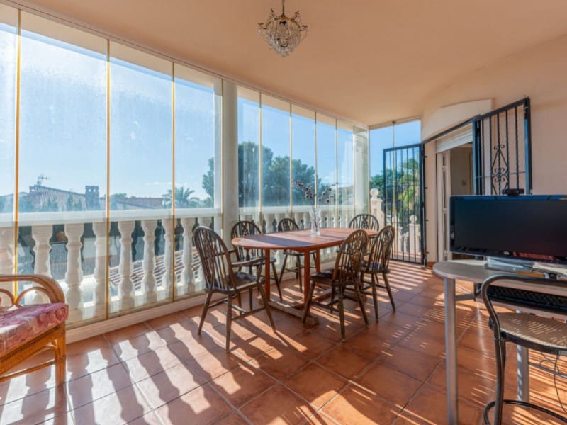 5 soverom Villa til salgs i Alicante by med svømmebasseng garasje - € 399 000 (Ref: 9383268)