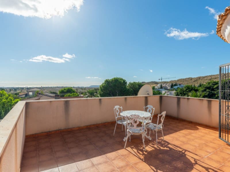 5 soverom Villa til salgs i Alicante by med svømmebasseng garasje - € 399 000 (Ref: 9383268)
