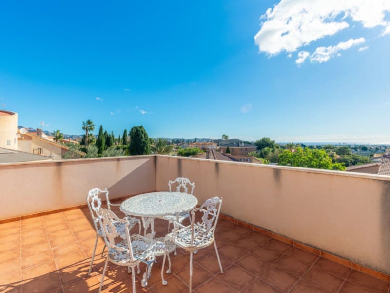 5 soverom Villa til salgs i Alicante by med svømmebasseng garasje - € 399 000 (Ref: 9383268)